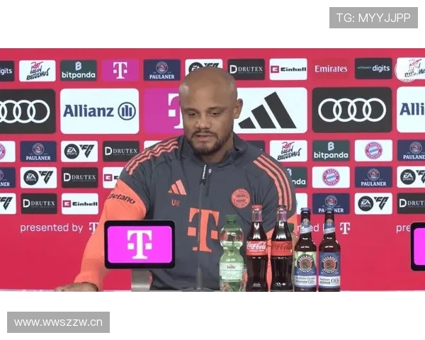 孔帕尼下了场球场，居然背着几千块的名牌包？这日常也太不像个豪门老公了吧…